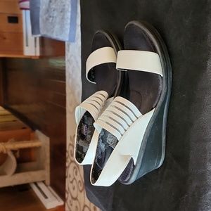 Skechers Rumblers Wedge Sandal Size 10